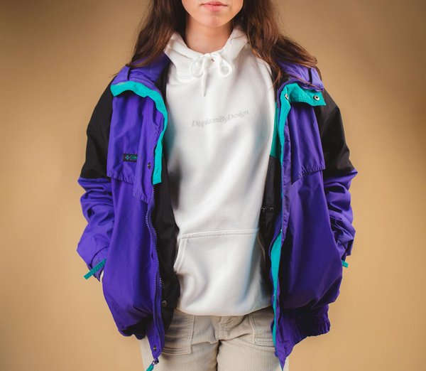 How can UK women choose the right colors to enhance their complexion?