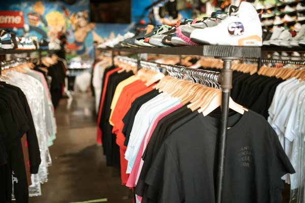 Mastering the art of blending vintage charm with modern style in your wardrobe